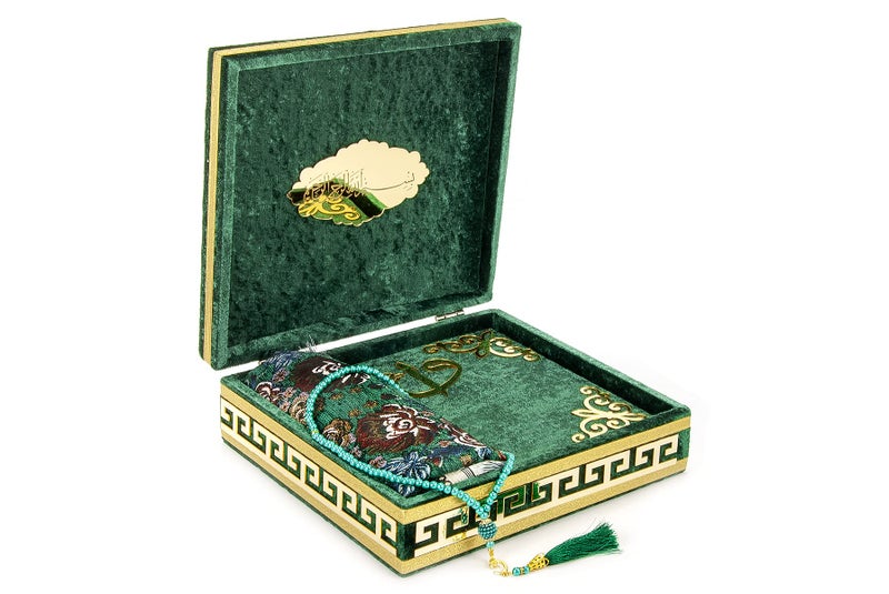 ihvan online Luxury Islamic Prayer Velvet Covered Gift Box Deluxe 4 Piece Set with Elegant Velvet Covered Quran Prayer Beads Tesbih Prayer Rug Ramadan Eid Gift Green